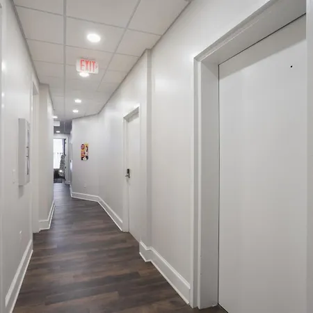 The Honky Tonk 2 Blocks To Broadway,printers Alley Holiday home *