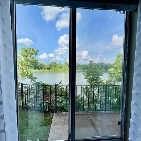 Riverside Rhythm! Waterfront & Walk To Broadway! Apartment *