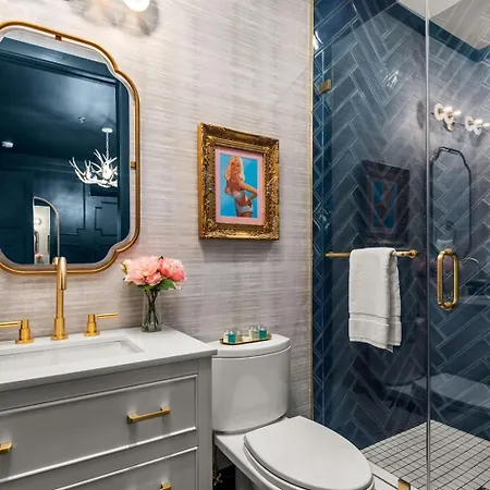 The Velvet Songbird Downtown Luxe Sleeps 24