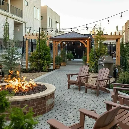 Apartment Bachelorette Dream | 2 Units | 8 Kings + 8 Baths *