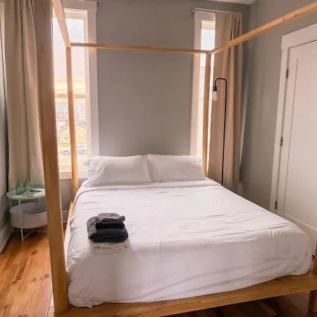Apartment Rooftop Skyline View-close To Broadway-sleeps 8 Nashville