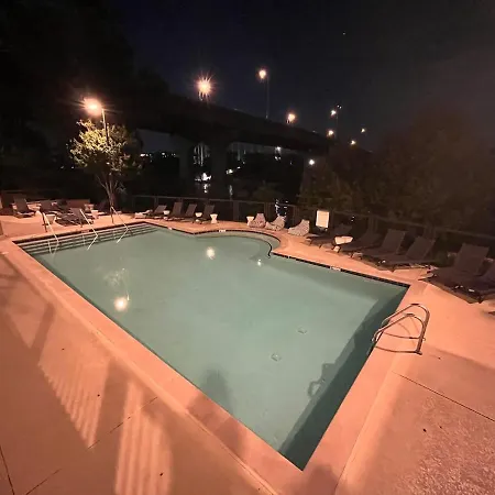 Riverside Rhythm! Waterfront & Walk To Broadway! Apartment