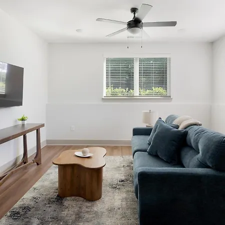Landing Beautiful 2Bd Gym Courtyard Apartment Nashville