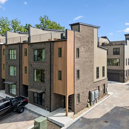 Apartment Modern 4br Townhouse Rooftop Lounge *