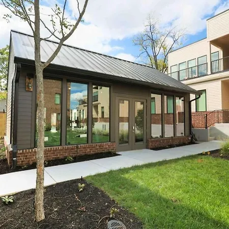 Bachelorette Dream | 2 Units | 8 Kings + 8 Baths Apartment