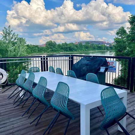 Apartment Riverside Rhythm! Waterfront & Walk To Broadway!