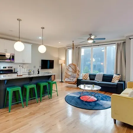 Rooftop Skyline View-close To Broadway-sleeps 8 Apartment *