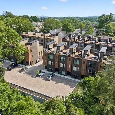 Modern 4br Townhouse Rooftop Lounge Apartment Nashville