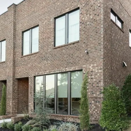 Bachelorette Dream | 2 Units | 8 Kings + 8 Baths