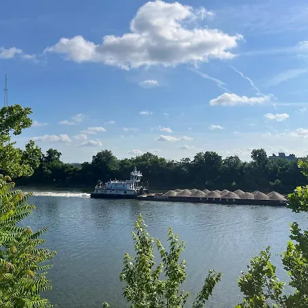Riverside Rhythm! Waterfront & Walk To Broadway! Apartment *