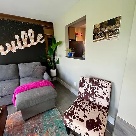 Riverside Rhythm! Waterfront & Walk To Broadway! Apartment