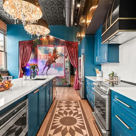 The Songbird-luxury Penthouse Steps To Broadway Holiday home Nashville