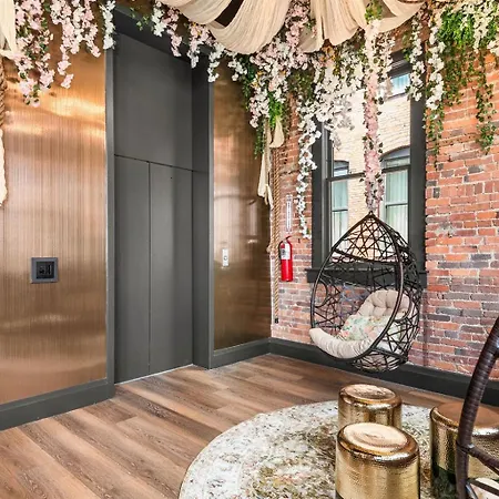 The Songbird-luxury Penthouse Steps To Broadway * Nashville