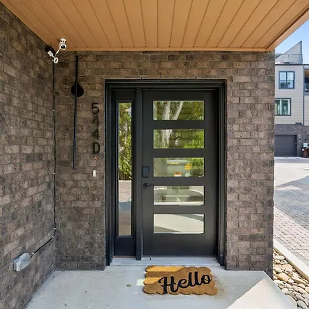 Modern 4br Townhouse Rooftop Lounge Nashville