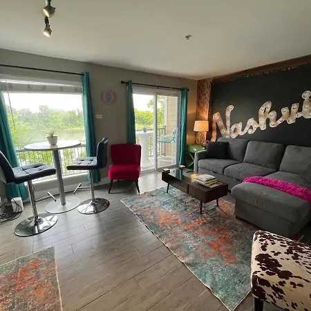 Riverside Rhythm! Waterfront & Walk To Broadway! Apartment