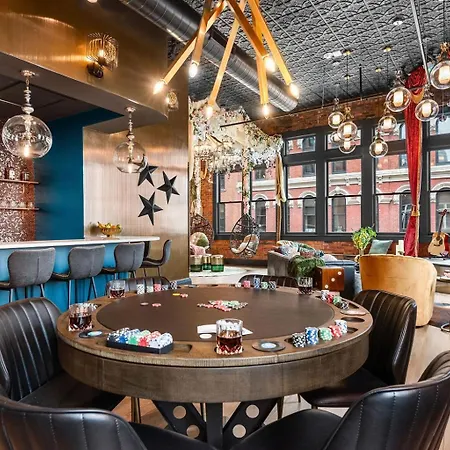 Holiday home The Songbird-luxury Penthouse Steps To Broadway Nashville