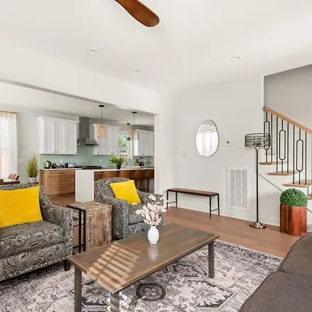 Germantown Gem 4br | Sleeps 10 | Minutes To Downtown Holiday home *