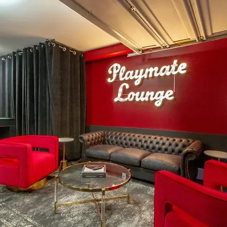 Playmate Lounge - Rooftop Hot Tub Game * Nashville