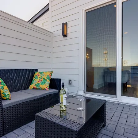Holiday home Twin Townhomes - 8br Sleeps 24 Near Dt Nashville