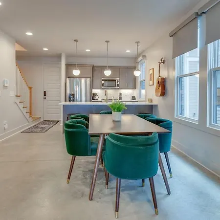 Spacious And Walkable East Nash Designer Twin Homes Sleep 20 With Smart Tvs Workspaces And Fast Wifi 2 Garages And Full Kitchens Walk To Mas Tacos 10 Min To Broadway 24 Hr Hospitality