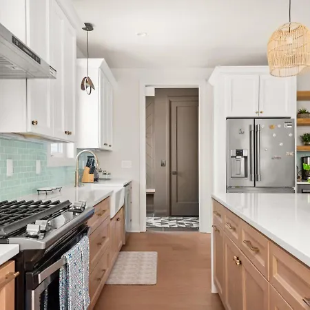 Holiday home Germantown Gem 4br | Sleeps 10 | Minutes To Downtown