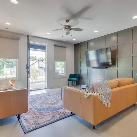 Spacious And Walkable East Nash Designer Twin Homes Sleep 20 With Smart Tvs Workspaces And Fast Wifi 2 Garages And Full Kitchens Walk To Mas Tacos 10 Min To Broadway 24 Hr Hospitality