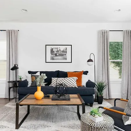 Spacious 4br Townhome X2 Near Dt & Broadway