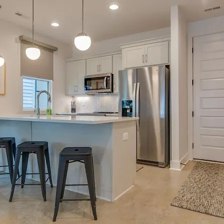 Holiday home Modern East Townhome Walk To Local Favorite Restaurants And Bars 2 Car Garage Smart Tvs In Every Near Five Points The Gulch And 10 Min To Broadway 24 Hr Hospitality Nashville