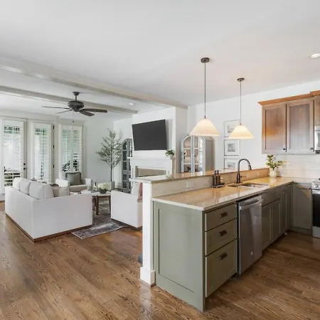Sylvan Park With Fenced-in Yard, Porch, And Parking * Nashville