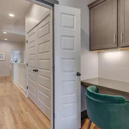 Spacious And Walkable East Nash Designer Twin Homes Sleep 20 With Smart Tvs Workspaces And Fast Wifi 2 Garages And Full Kitchens Walk To Mas Tacos 10 Min To Broadway 24 Hr Hospitality Nashville