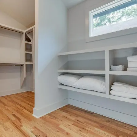 Spacious And Walkable East Nash Designer Twin Homes Sleep 20 With Smart Tvs Workspaces And Fast Wifi 2 Garages And Full Kitchens Walk To Mas Tacos 10 Min To Broadway 24 Hr Hospitality Nashville