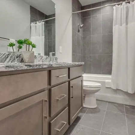 Holiday home Spacious And Walkable East Nash Designer Twin Homes Sleep 20 With Smart Tvs Workspaces And Fast Wifi 2 Garages And Full Kitchens Walk To Mas Tacos 10 Min To Broadway 24 Hr Hospitality Nashville