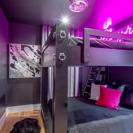 Holiday home Playmate Lounge - Rooftop Hot Tub Game Nashville