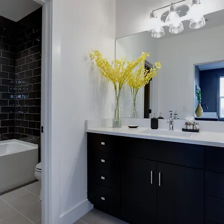 Holiday home Twin Townhomes - 8br Sleeps 24 Near Dt Nashville