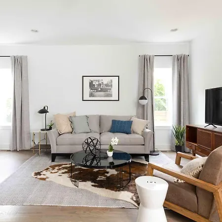 Spacious 4br Townhome X2 Near Dt & Broadway *