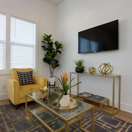 Twin Townhomes - 8br Sleeps 24 Near Dt