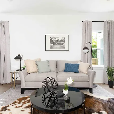 Holiday home Spacious 4br Townhome X2 Near Dt & Broadway