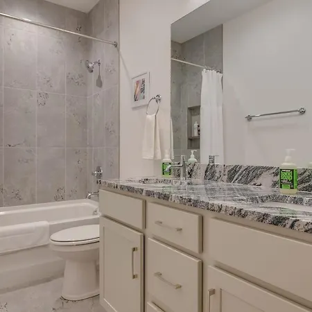 Modern East Townhome Walk To Local Favorite Restaurants And Bars 2 Car Garage Smart Tvs In Every Near Five Points The Gulch And 10 Min To Broadway 24 Hr Hospitality * Nashville