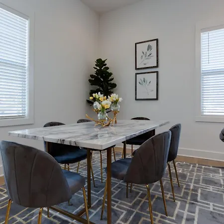 Twin Townhomes - 8br Sleeps 24 Near Dt