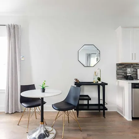 Spacious 4br Townhome X2 Near Dt & Broadway Nashville