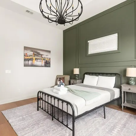 Holiday home Germantown Gem 4br | Sleeps 10 | Minutes To Downtown
