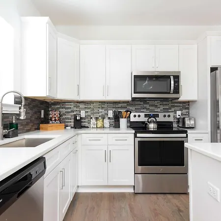 Spacious 4br Townhome X2 Near Dt & Broadway Holiday home Nashville