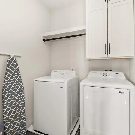 Germantown Gem 4br | Sleeps 10 | Minutes To Downtown Holiday home