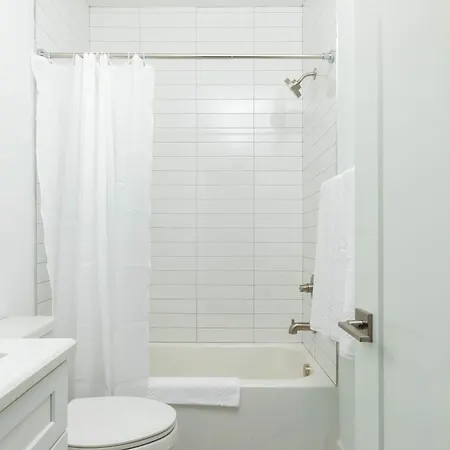 Holiday home Spacious 4br Townhome X2 Near Dt & Broadway