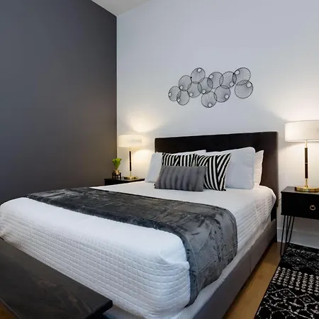 Twin Townhomes - 8br Sleeps 24 Near Dt Holiday home *