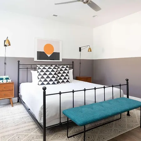 Spacious 4br Townhome X2 Near Dt & Broadway Nashville
