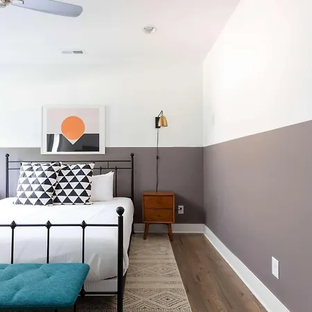 Spacious 4br Townhome X2 Near Dt & Broadway *