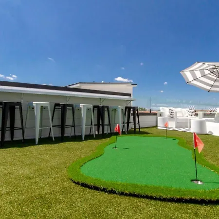 Holiday home Playmate Lounge - Rooftop Hot Tub Game *