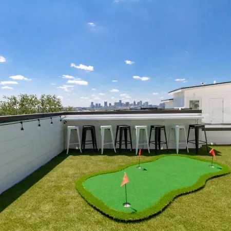 Playmate Lounge - Rooftop Hot Tub Game Holiday home Nashville