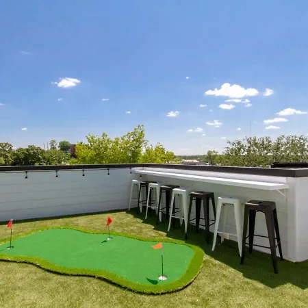 Holiday home Playmate Lounge - Rooftop Hot Tub Game *